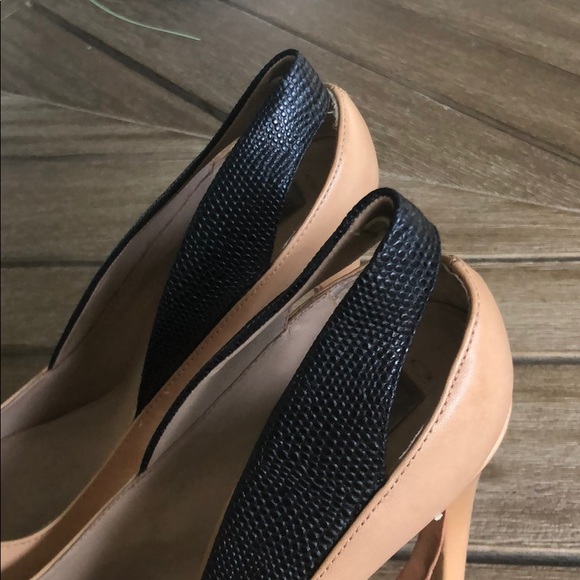 BCBG Max Azria Raine Pointed Toe Leather Nude Heel - Picture 6 of 7